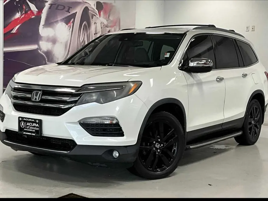 2016 Honda Pilot Touring photo 1