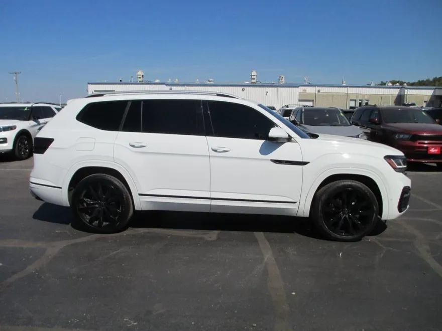 2022 Volkswagen Atlas V6 SEL Premium R-Line photo 1