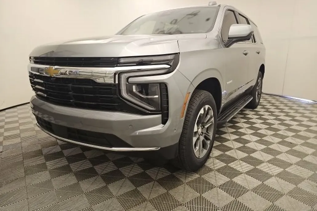2025 Chevrolet Tahoe LS photo 1