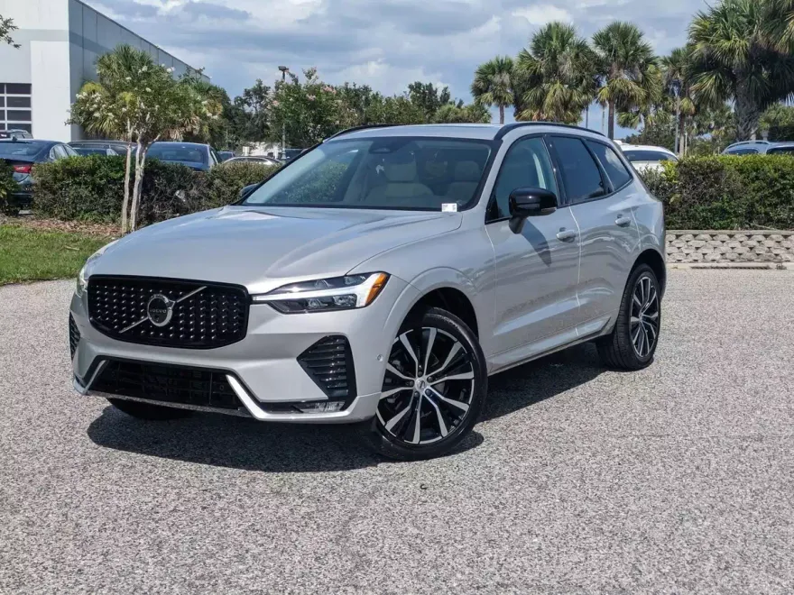 2025 Volvo XC60 B5 Plus photo 1