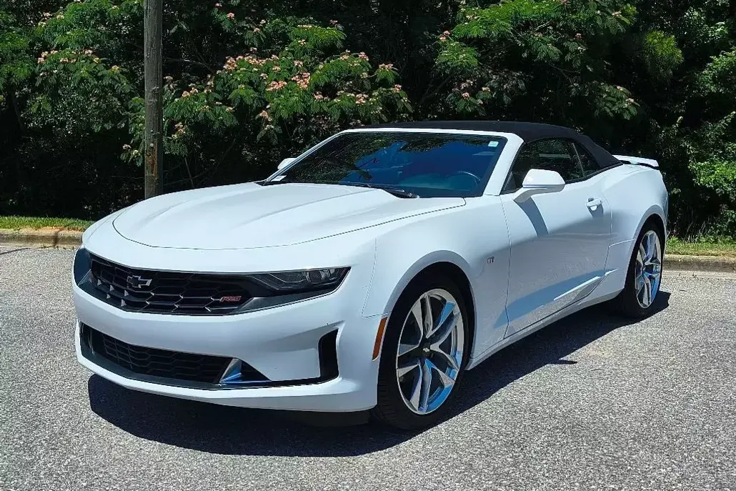 2023 Chevrolet Camaro 2LT photo 1