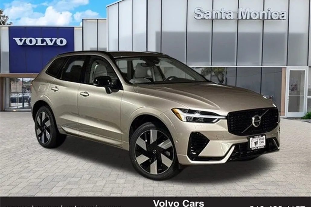 2025 Volvo XC60 T8 Plus photo 1