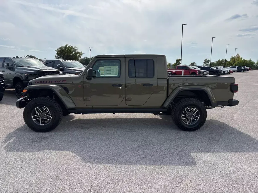 2025 Jeep Gladiator Mojave photo 1