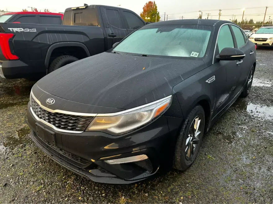 2019 Kia Optima LX photo 1
