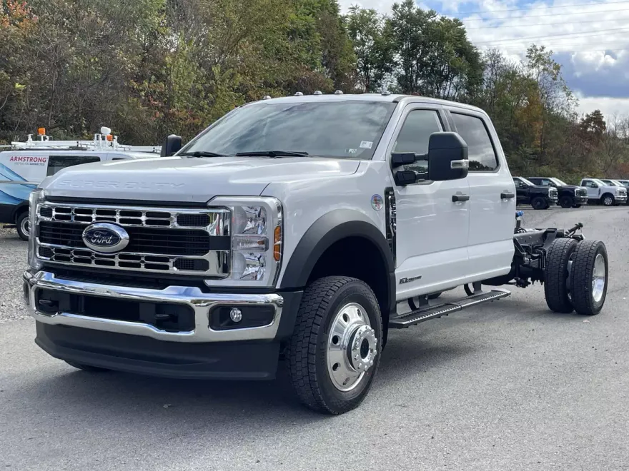2024 Ford F-550 XLT photo 1