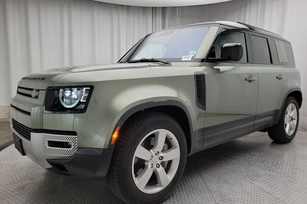 2020 Land Rover Defender 110 photo 1