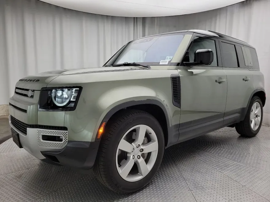 2020 Land Rover Defender 110 photo 1
