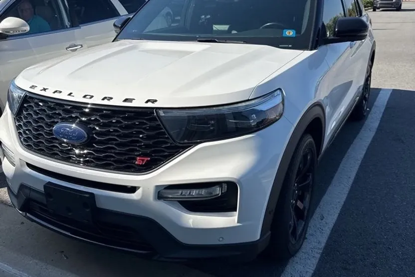 2020 Ford Explorer ST photo 1