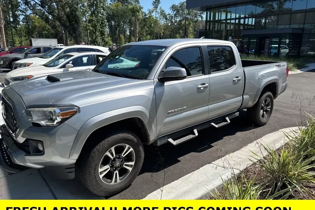 2018 Toyota Tacoma TRD Sport V6 photo 1
