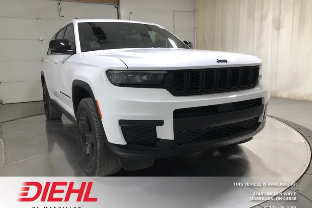 2023 Jeep Grand Cherokee Altitude photo 1