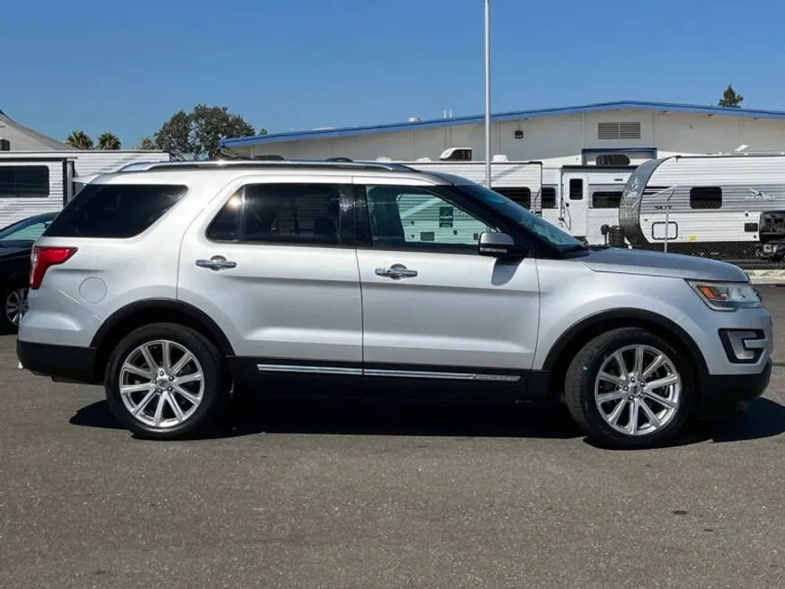 2016 Ford Explorer Limited photo 1