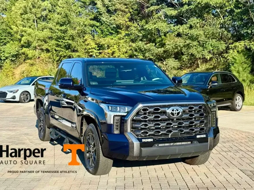 2023 Toyota Tundra Platinum photo 1