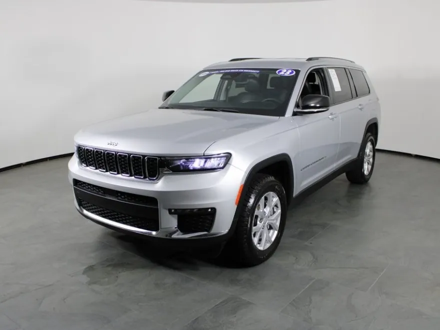 2023 Jeep Grand Cherokee Limited photo 1