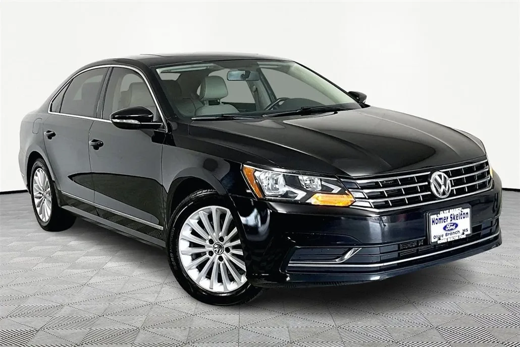 2017 Volkswagen Passat SE photo 1