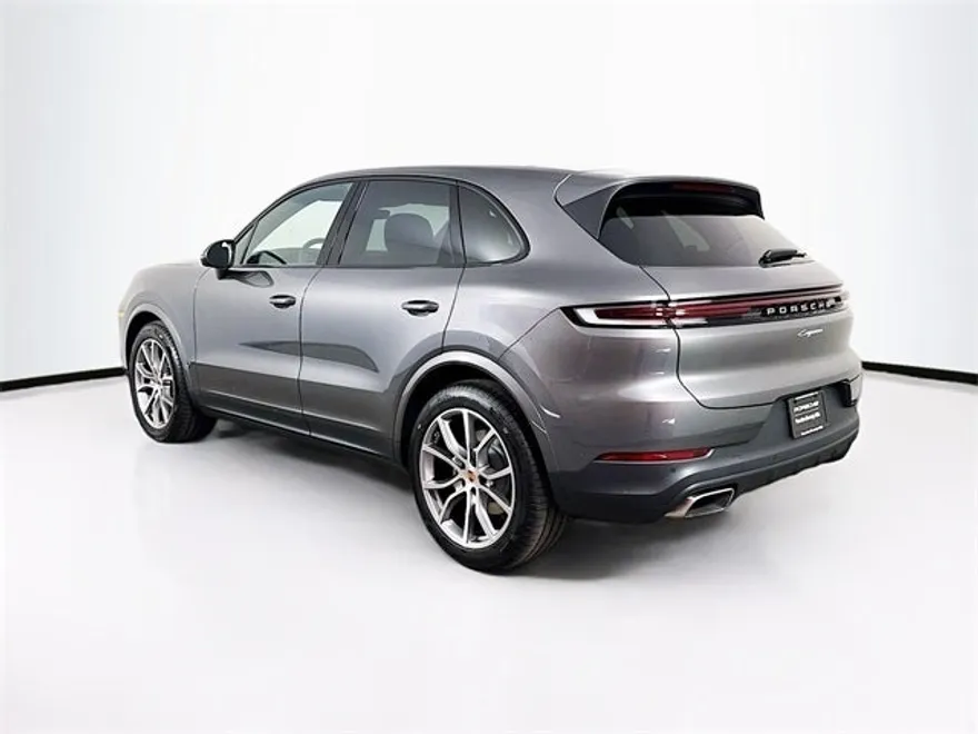 2025 Porsche Cayenne photo 1