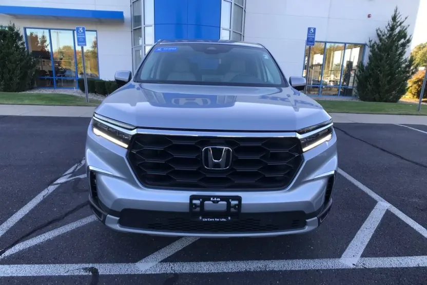2024 Honda Pilot EX-L photo 1