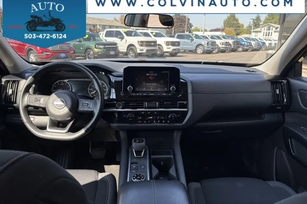 2024 Nissan Pathfinder SV photo 1