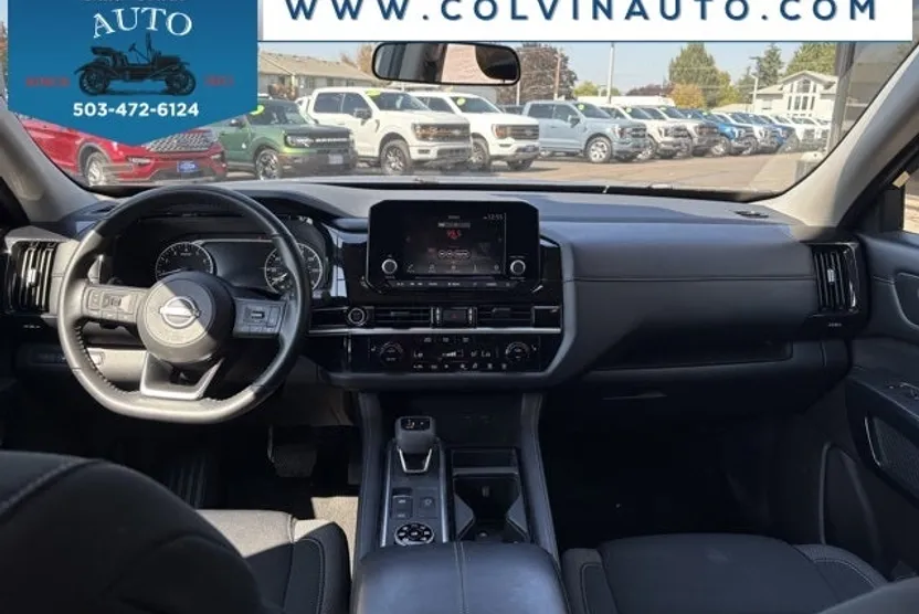 2024 Nissan Pathfinder SV photo 1