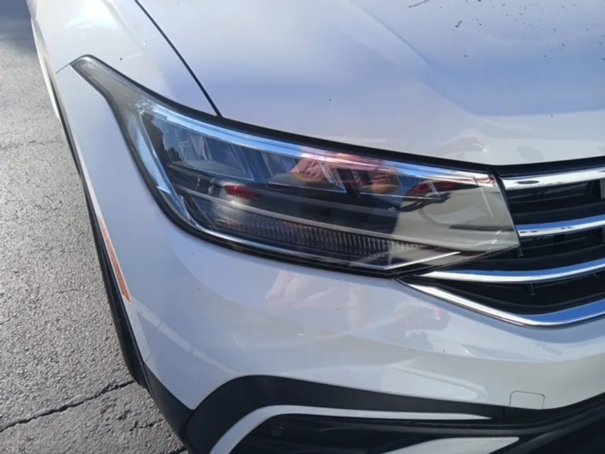 2024 Volkswagen Tiguan photo 1