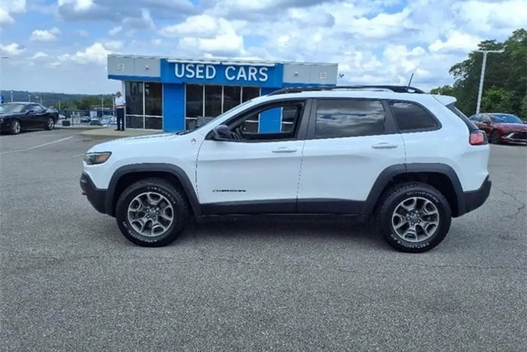 2022 Jeep Cherokee Trailhawk photo 1