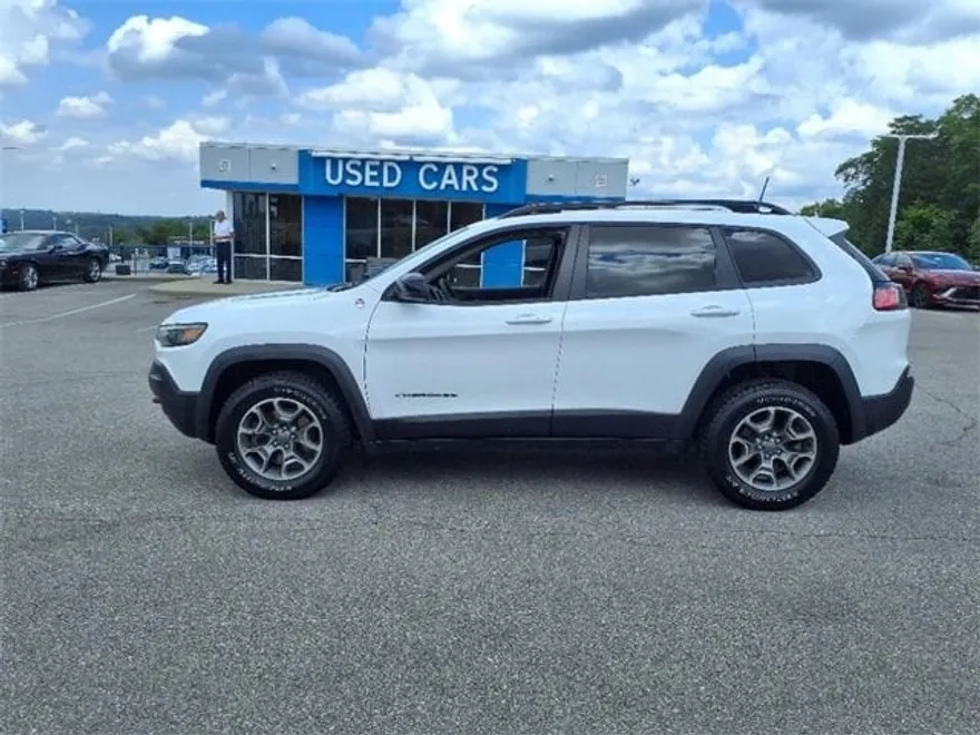 2022 Jeep Cherokee Trailhawk photo 1