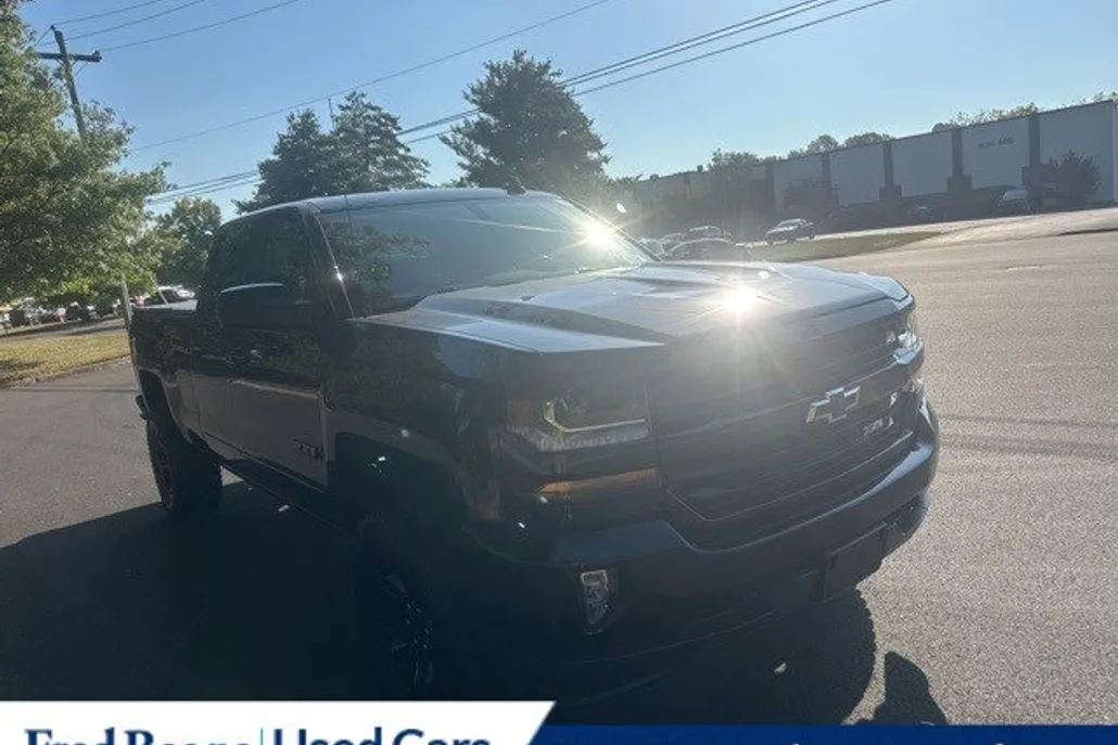 2018 Chevrolet Silverado 1500 LT photo 1