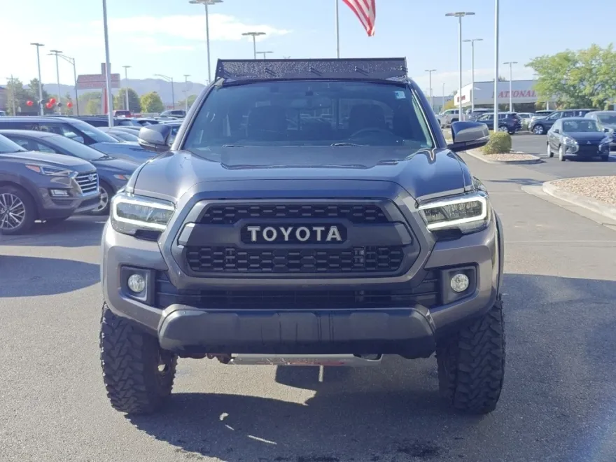 2017 Toyota Tacoma TRD Off-Road photo 1