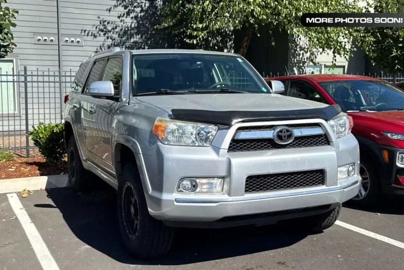 2013 Toyota 4Runner SR5 photo 1
