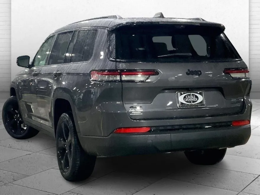 2025 Jeep Grand Cherokee Limited photo 1