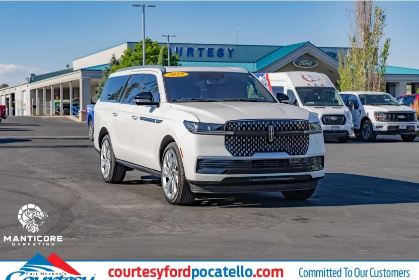 2025 Lincoln Navigator L Reserve photo 1