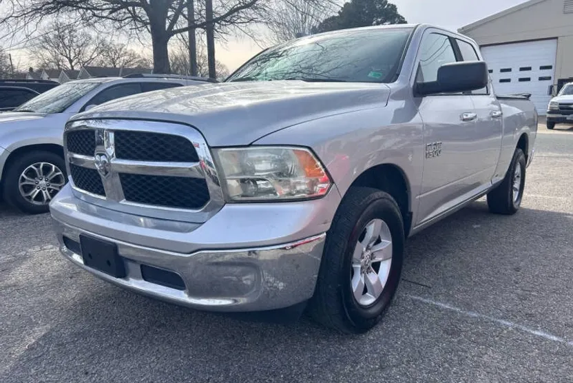 2013 Ram 1500 SLT photo 1