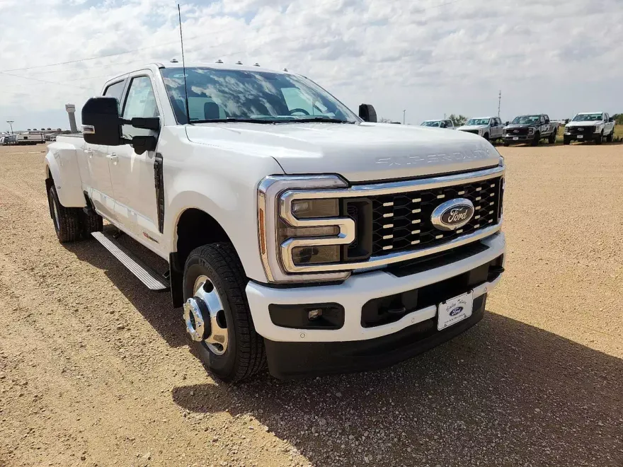 2025 Ford F-350 photo 1