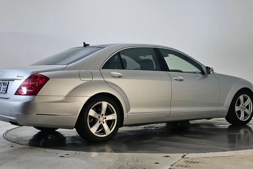 2011 Mercedes Benz S 550 4MATIC photo 1
