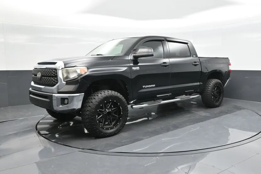 2018 Toyota Tundra SR5 photo 1