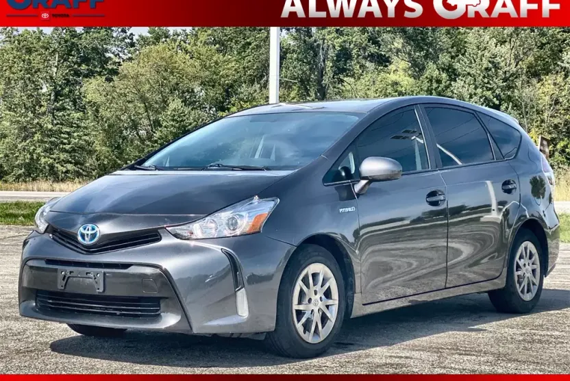 2017 Toyota Prius V Four photo 1
