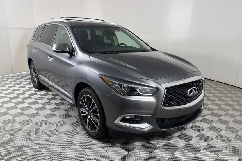 2017 Infiniti QX60 photo 1