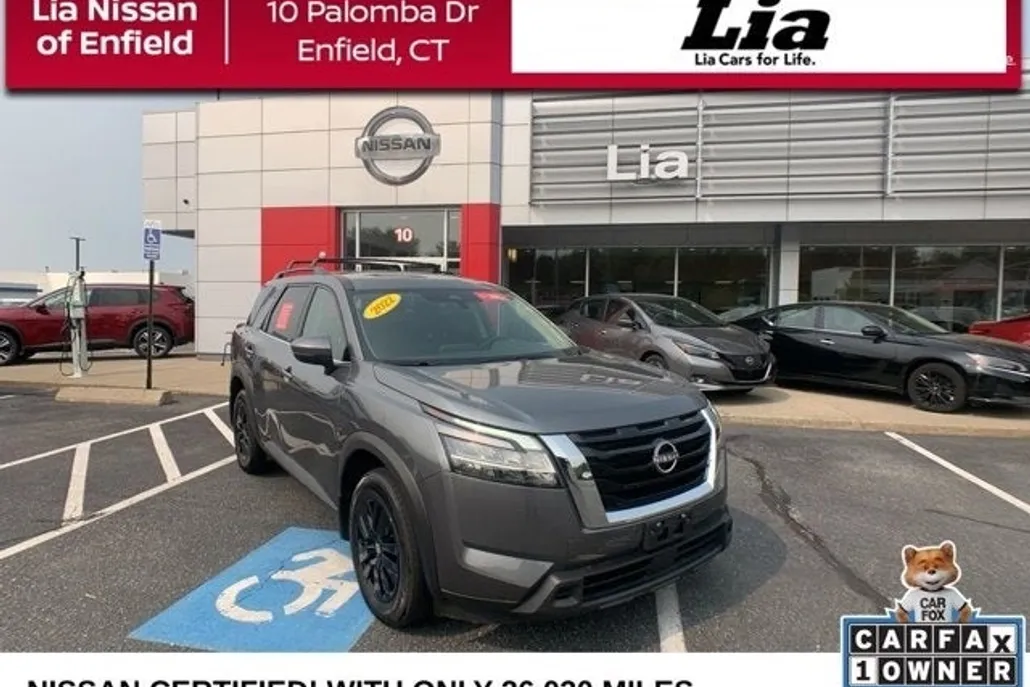 2022 Nissan Pathfinder SV photo 1