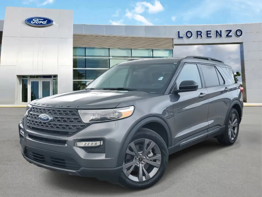 2022 Ford Explorer XLT photo 1