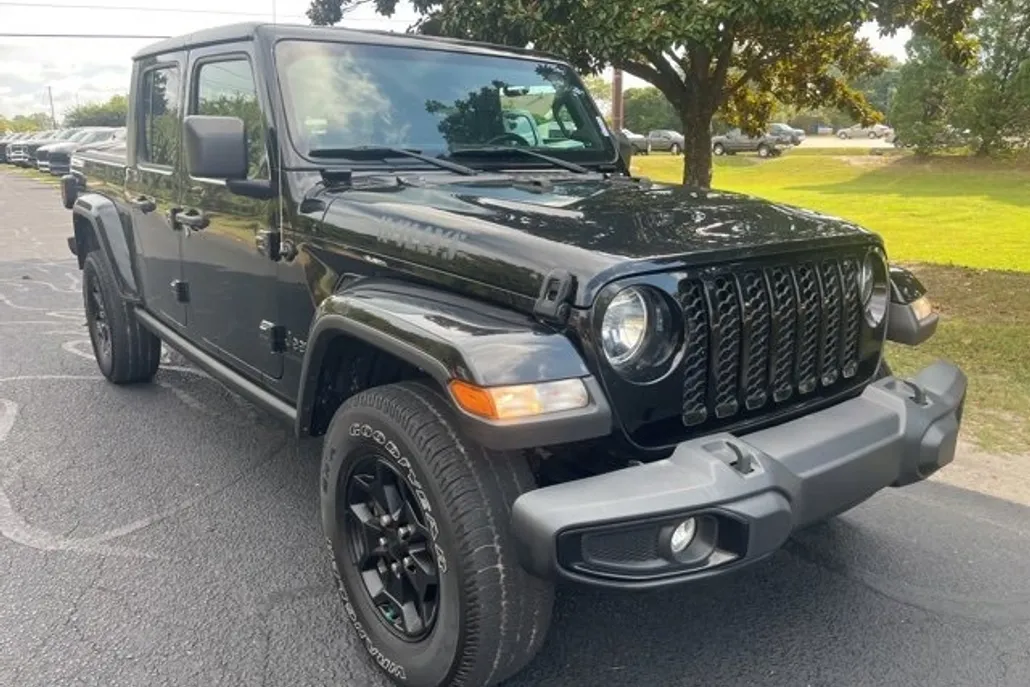 2021 Jeep Gladiator Willys photo 1