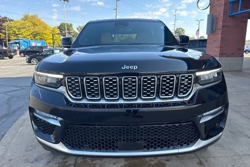 2022 Jeep Grand Cherokee Summit Reserve photo 1