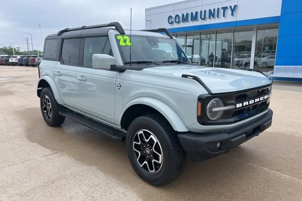 2022 Ford Bronco Base photo 1