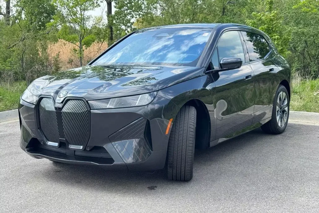 2026 Bmw iX photo 1