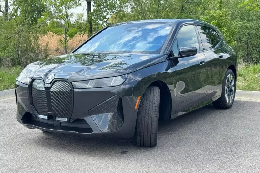 2026 Bmw iX photo 1