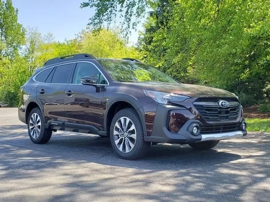 2025 Subaru Outback Limited photo 1