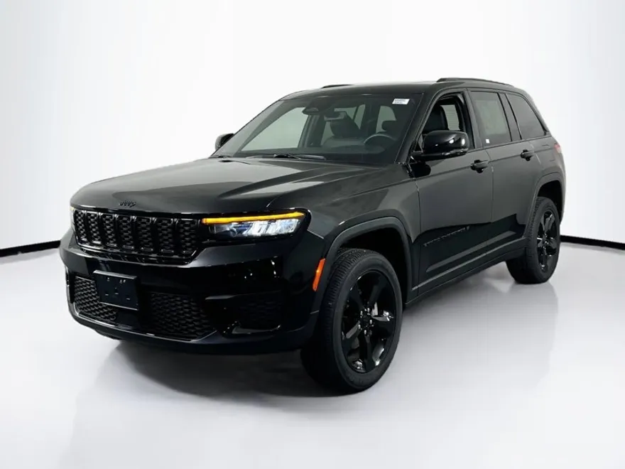 2022 Jeep Grand Cherokee Altitude photo 1