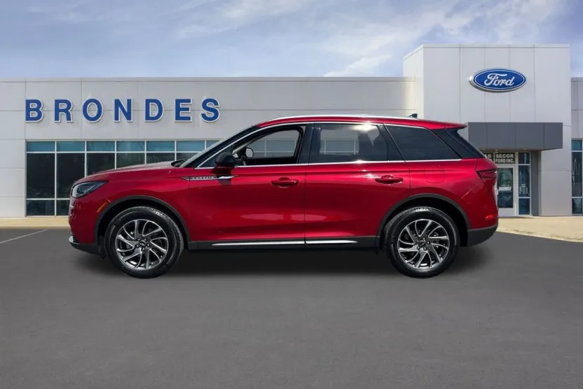 2022 Lincoln Corsair Standard photo 1