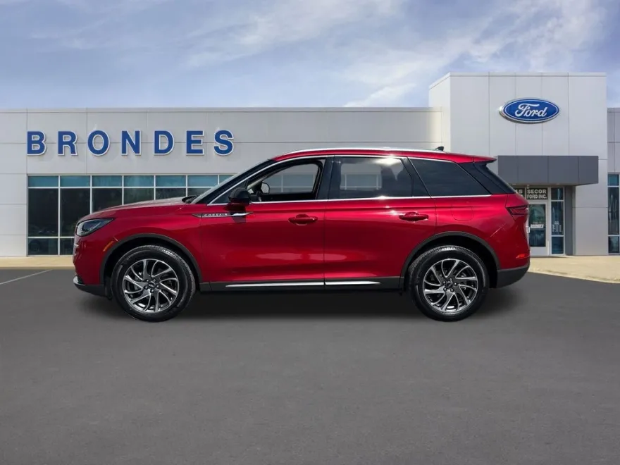 2022 Lincoln Corsair Standard photo 1
