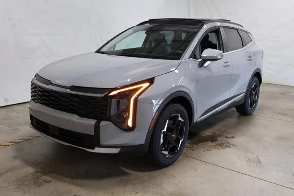 2026 Kia Sportage EX photo 1