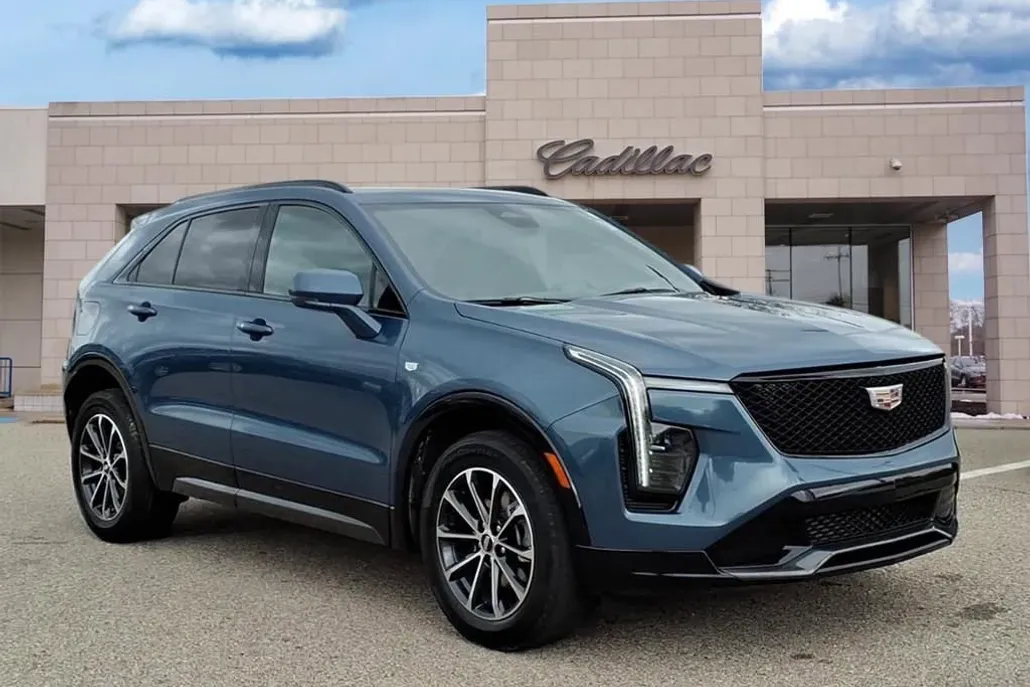 2024 Cadillac XT4 Sport photo 1