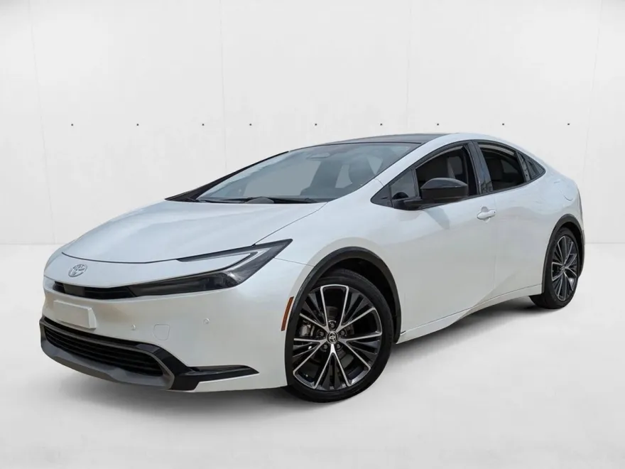 2023 Toyota Prius XLE photo 1